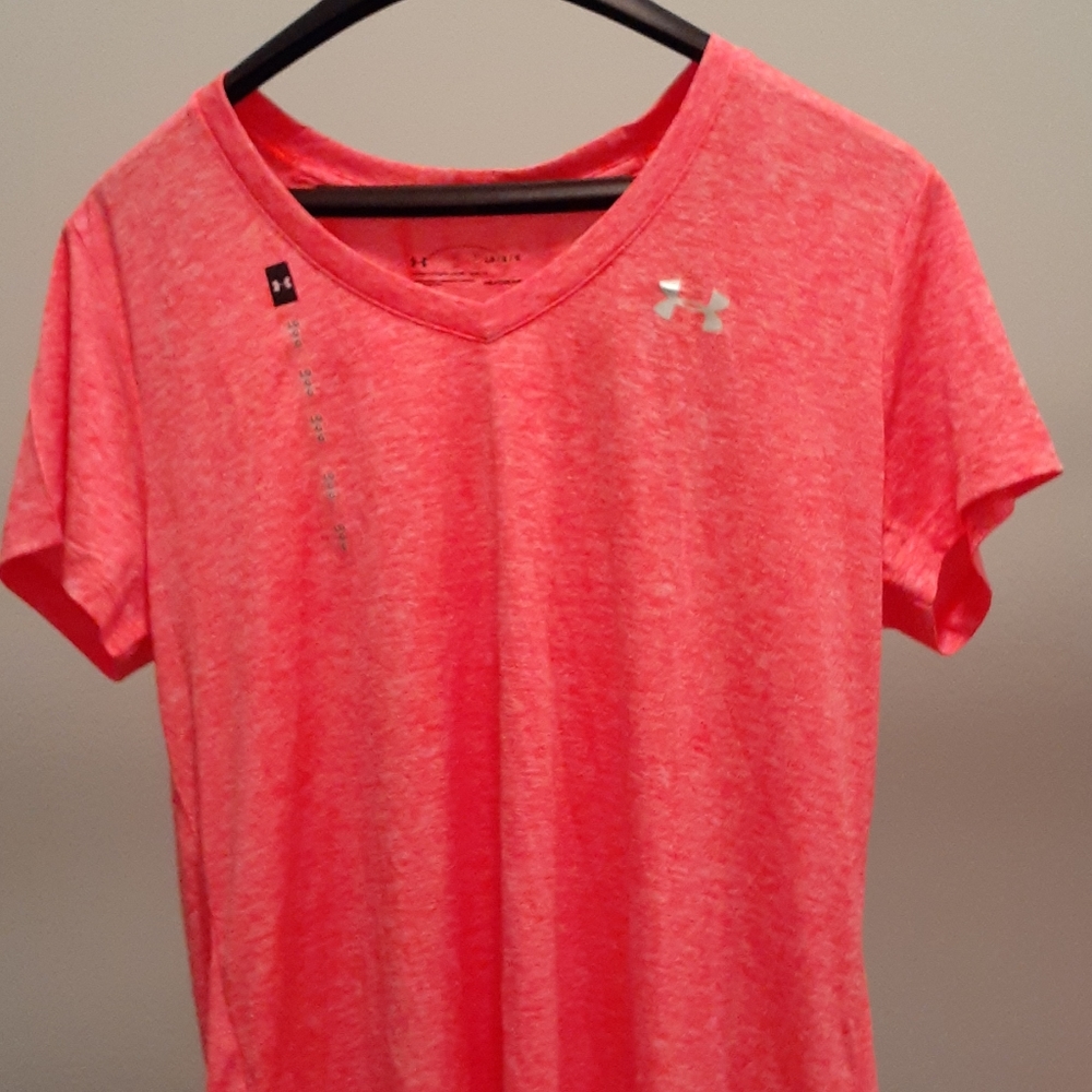 Under Armour heat gear v neck shirt